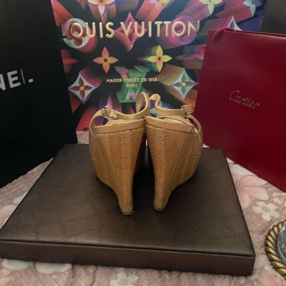 GUCCI
Patent Leather Slingback Sandals
Women's Size: 9 | US9, - Picture 4 of 10